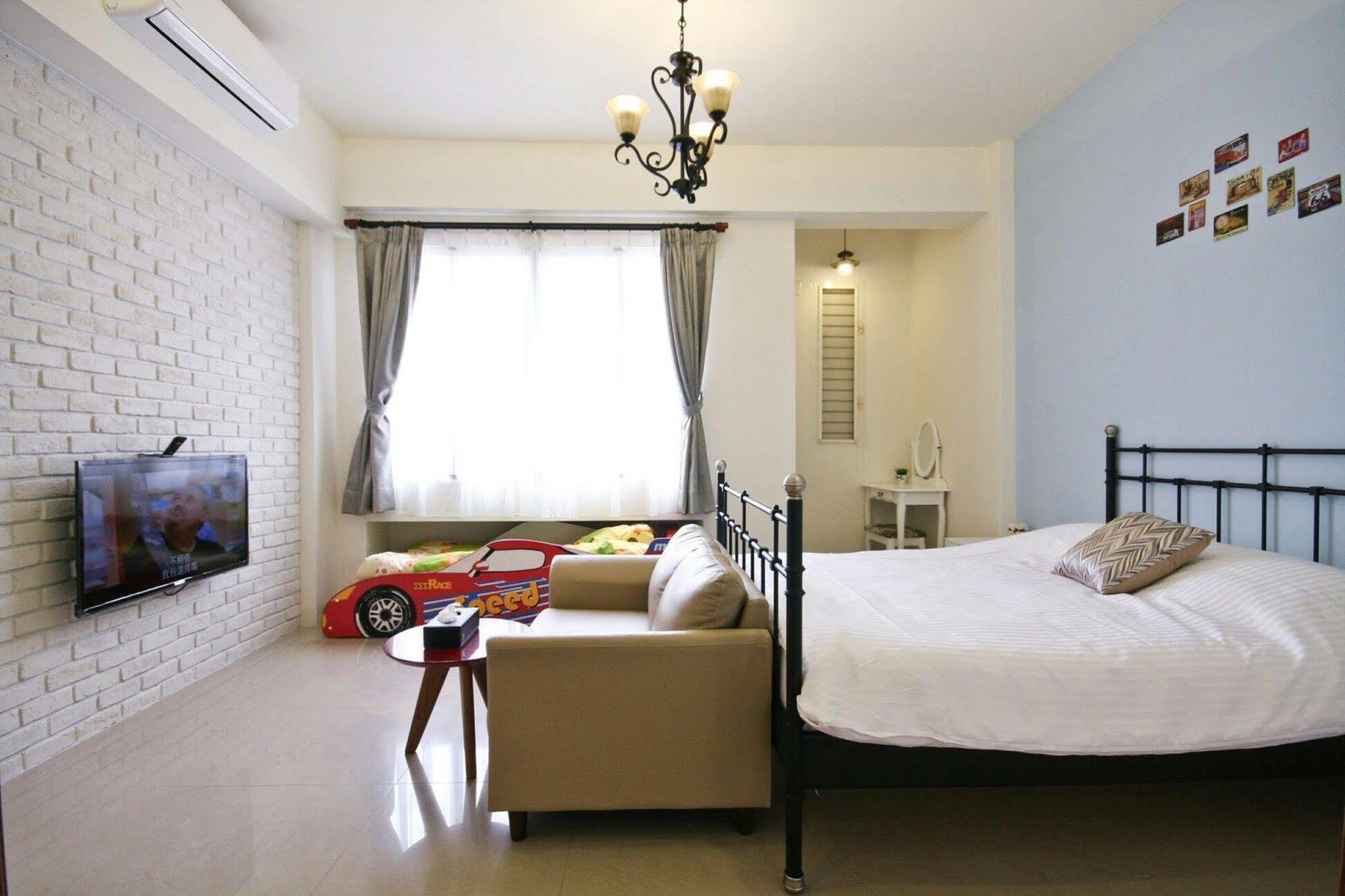 Q House Hotel Nantou Bagian luar foto